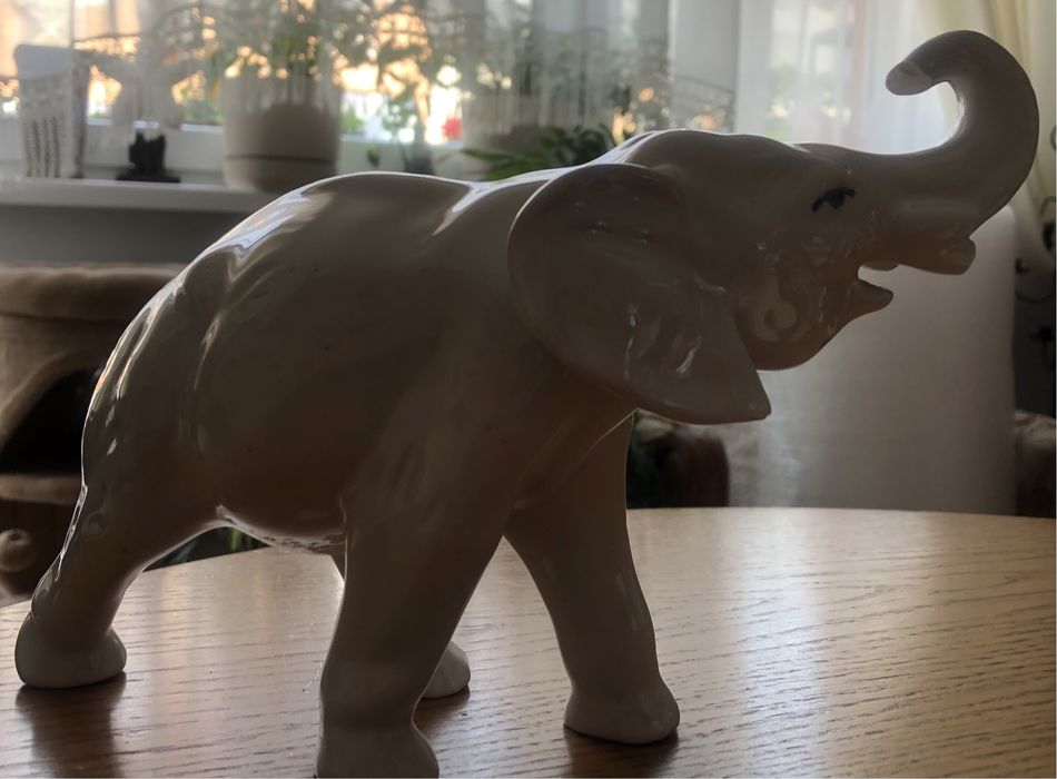 Słoń stary porcelanowy PRL