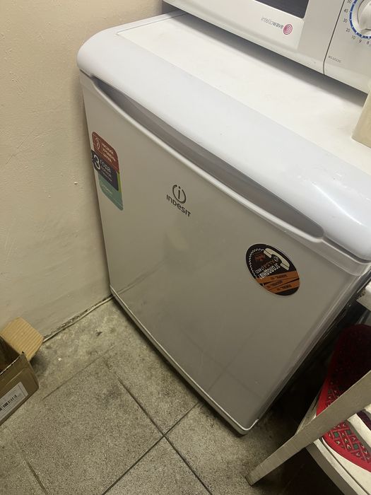 Холодильник Indesit