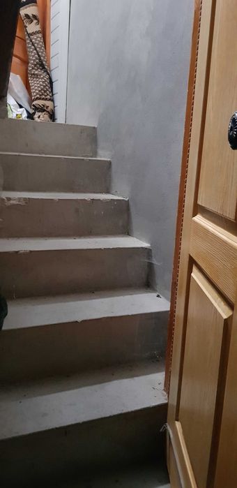 Будинок з гаражем в центрі міста