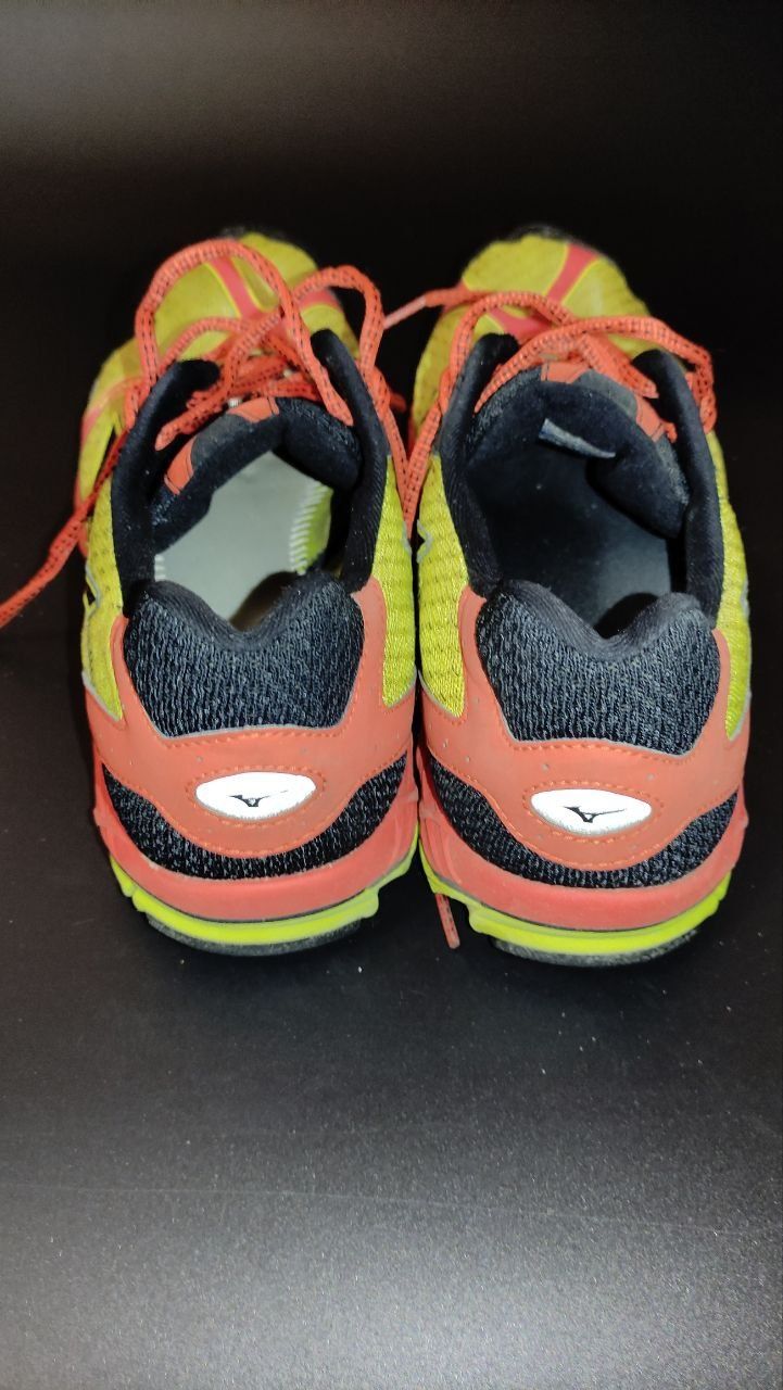 mizuno wave ascend 8 1 550 .