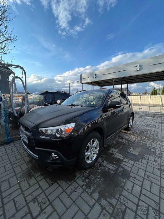Продається автомобіль у відмінному стані Mitsubishi ASX 2011