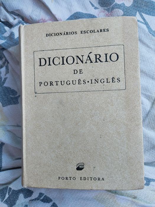 Dicionario Escolar Português/Inglês