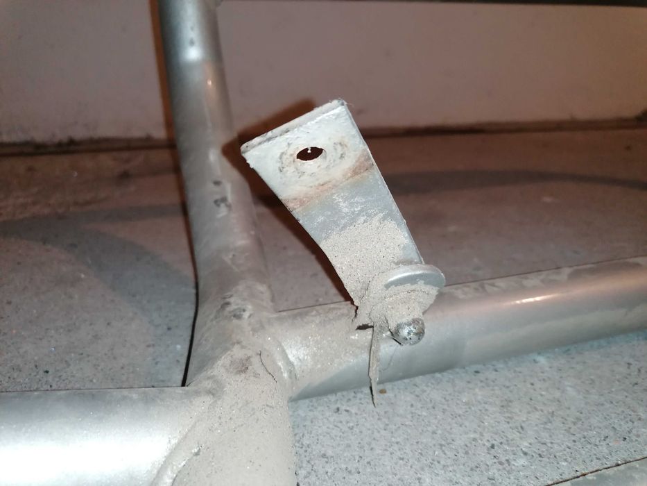 Grelha Frontal/Mata vacas Suzuki Vitara vergado/ amolegado