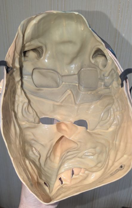 Маска шолом носорога