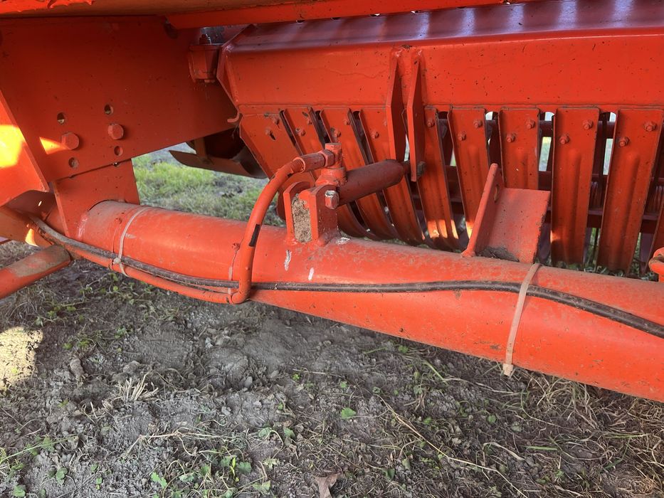 Прес подборщикSipma  Deutz Fahr 440