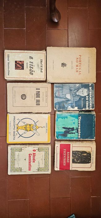 Bairro Excêntrico,  A Internacional do Crime, O Padre Julio e outros