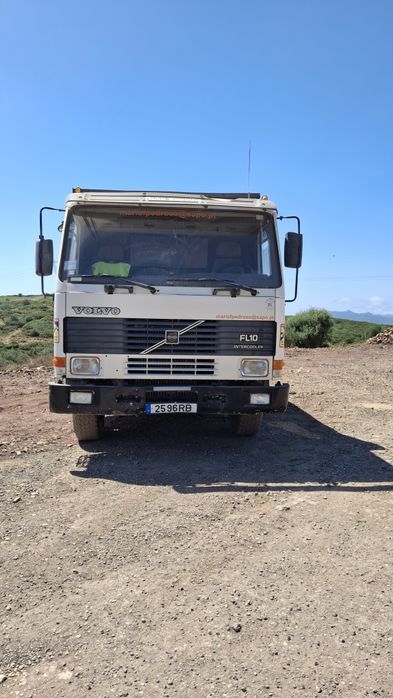 Volvo FL10 Tribasculante