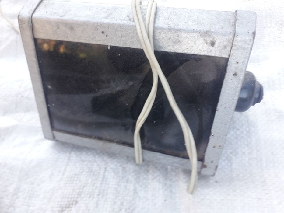 Пояс для електриків. Чашечка. Прилад з червоним склом.