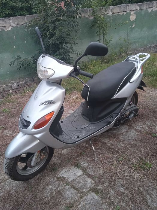 YAMAHA Grand axis 100