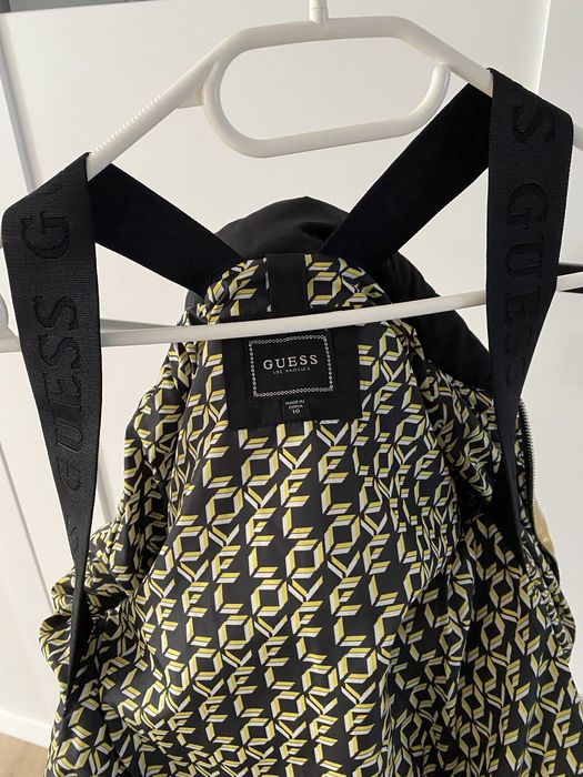 Kurtka Guess 140 cm/134 z szelkami.