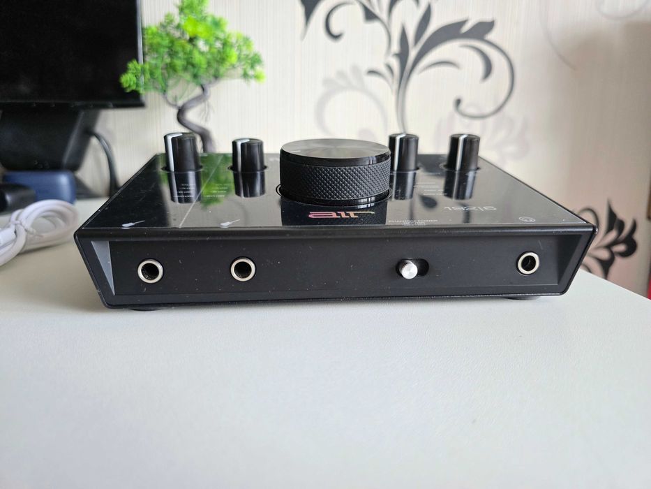 Аудіоінтерфейс / Звукова карта M-Audio AIR 192/6