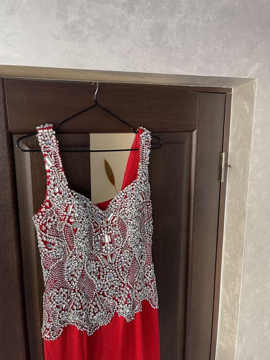 Випускне  плаття