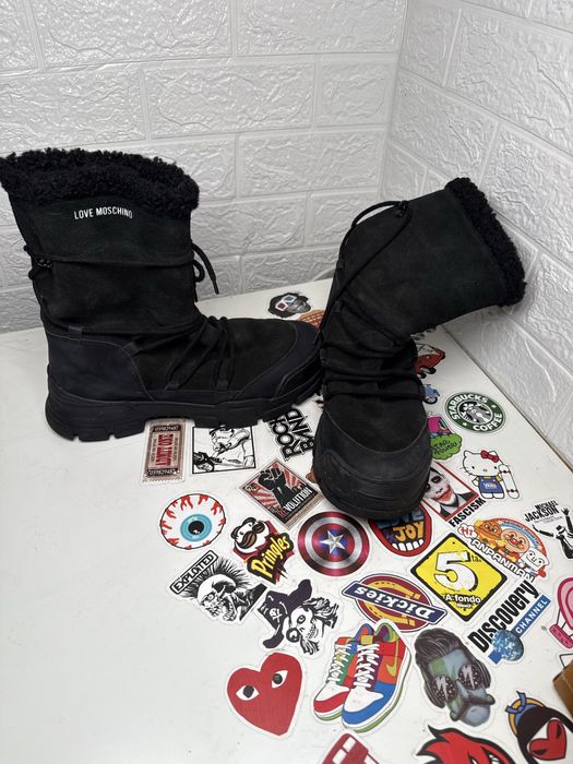 Замшеві чоботи Love Moschino