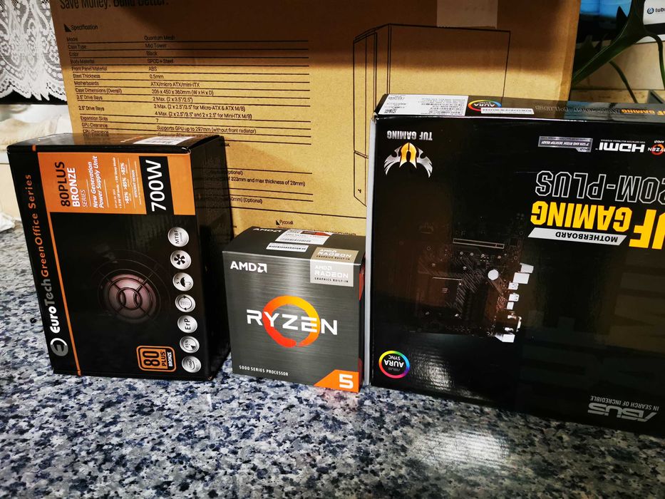 Computador gaming, práticamente novo