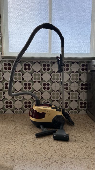 Aspirador a água Hoover