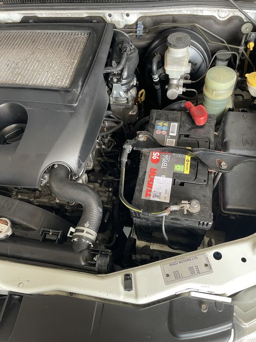 Isuzo Dmax 2.5 turbo  136cv