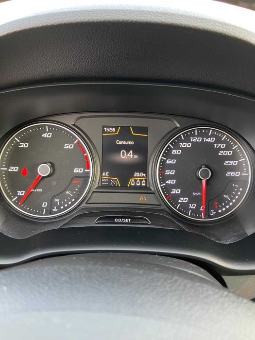 SEAT Ateca SUV Diesel 1.6 TDI car play e sistemas de assistência à condução
