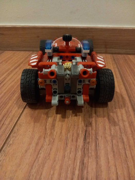 LEGO Technic 42075 – Montagem Alternativa Estilo Carro