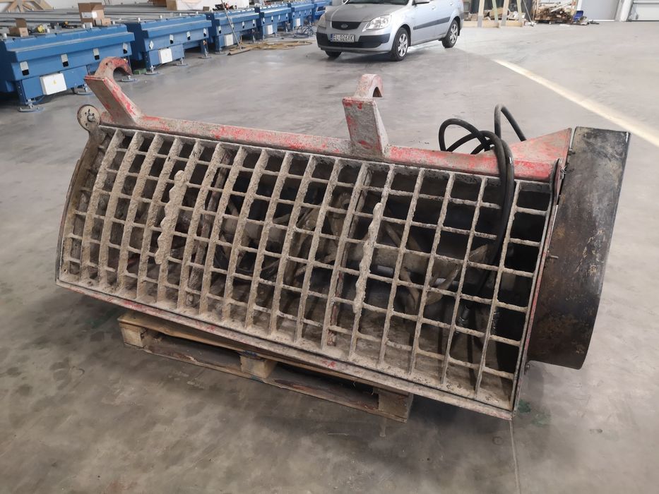 Mieszalnik betoniarka łyżkowa o pojemności 600 l