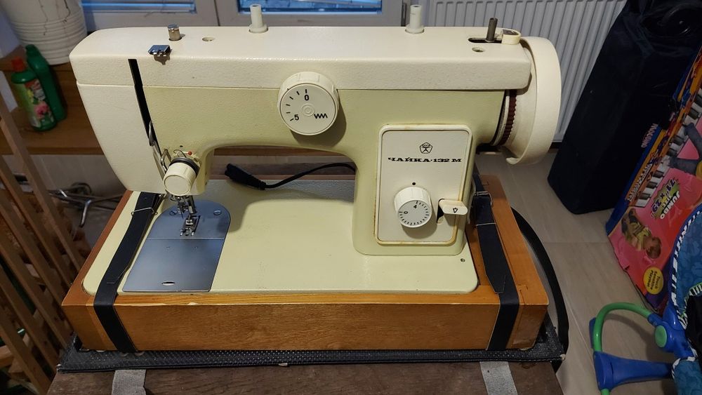maszyna do szycia walizka PRL
