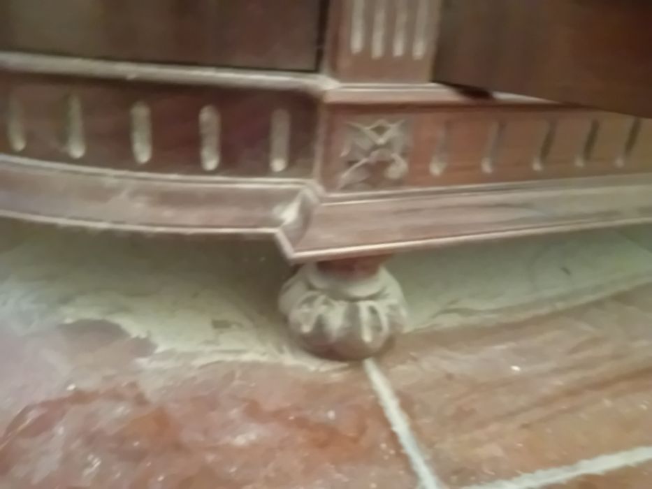 Móvel madeira para restauro