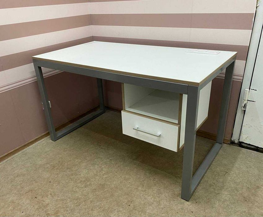 Письмовий стіл Джет-O 29 прямий з тумбою 1300х700х750мм м. Шулявська