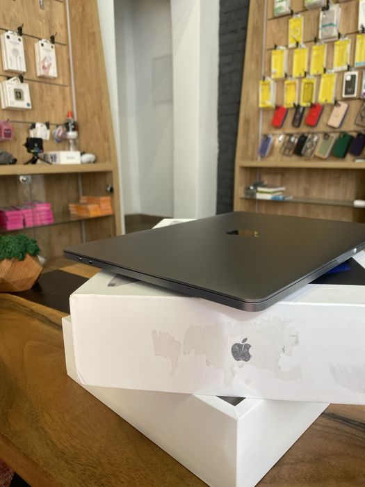 Ноутбук Apple MacBook Pro 13" M2 8/256 Space Gray (MNEH3) 2022