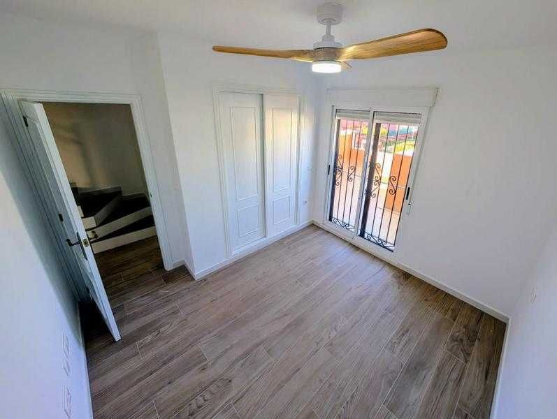 Dom szeregowy 3 sypialnie, solarium, 2 baseny – Orihuela Costa