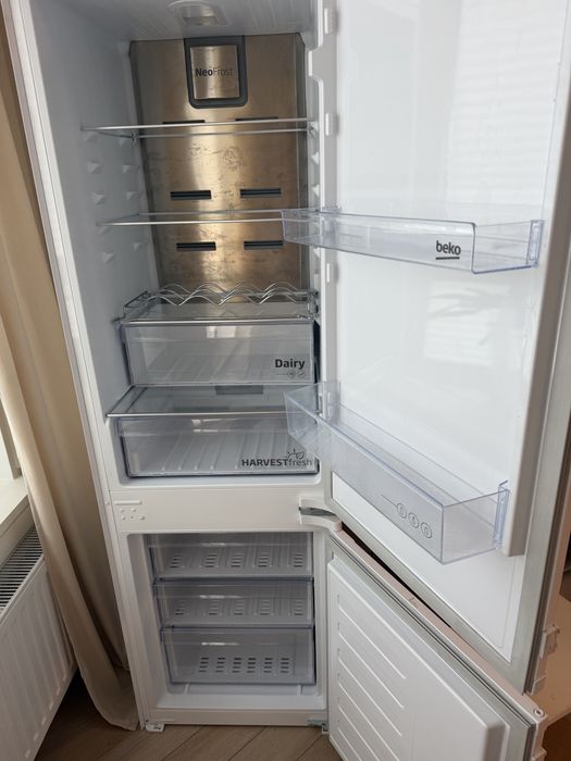 Lodówka do zabudowy Beko BCNA275E4SN NeoFrost HarvestFresh 254 l
