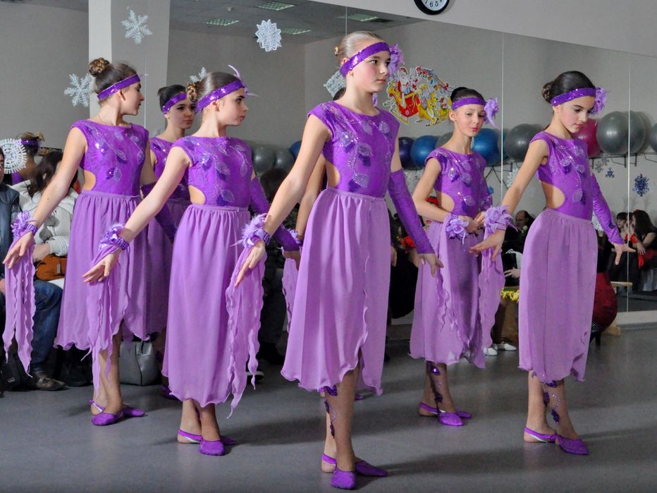 Костюм танцевальный на девочку 11-14 лет