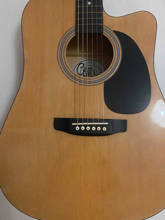 Guitarra electro-acústica como nova