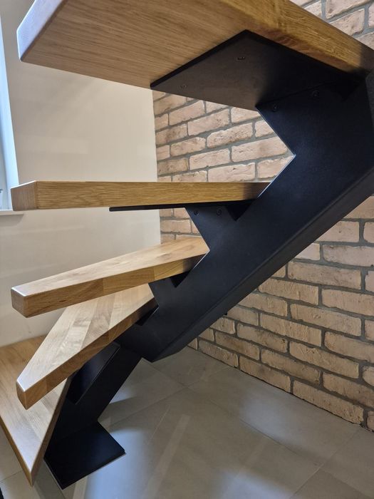 Schody metalowe wewnętrzne- nowoczesny design, wysoka jakoś