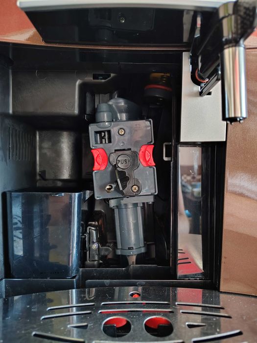Кавомашина DELONGHI ESAM 5500 кавоварка