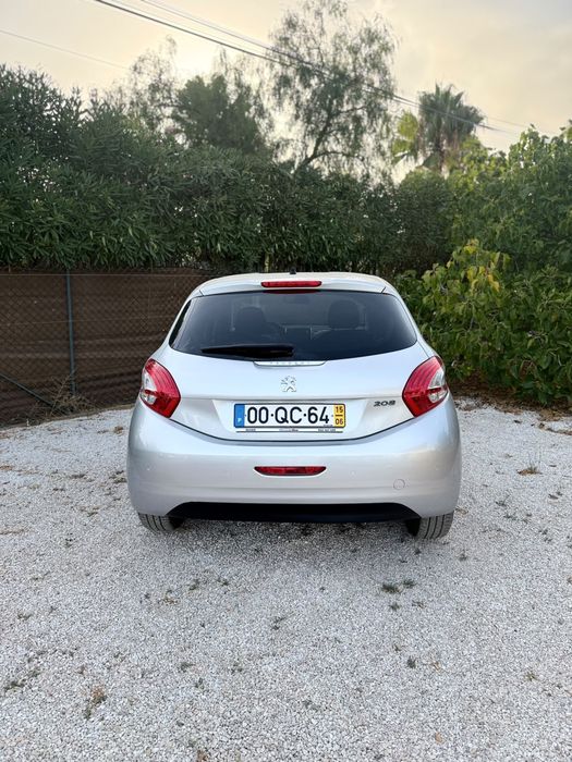Peugeot 208 — fotografia 4