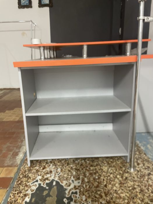 Продам меблі для магазину
