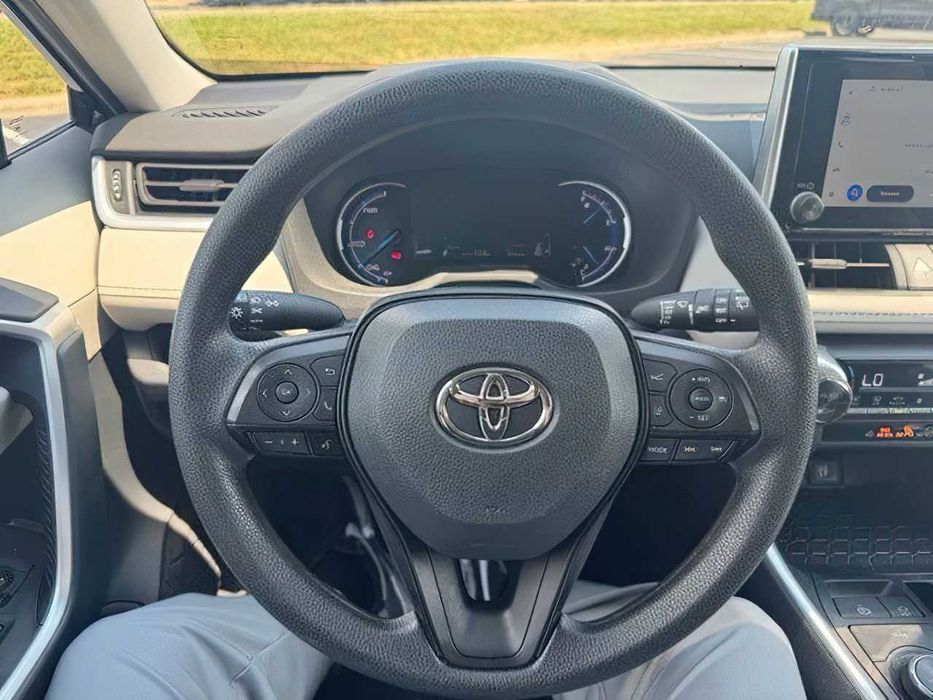 Toyota RAV4 2.5 Hybrid      2023