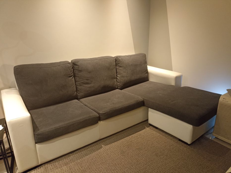 Sofá preto e branco