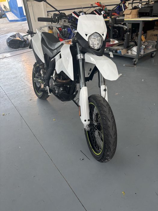 Vendo U M..125 com ciliindro 150cc