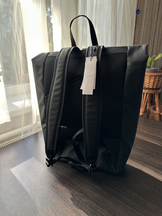 Чоловічий міський рюкзак Calvin Klein Jeans Rubberised Roll-Top Backpack Black (Артикул: ZM0ZM03056) Оригінал