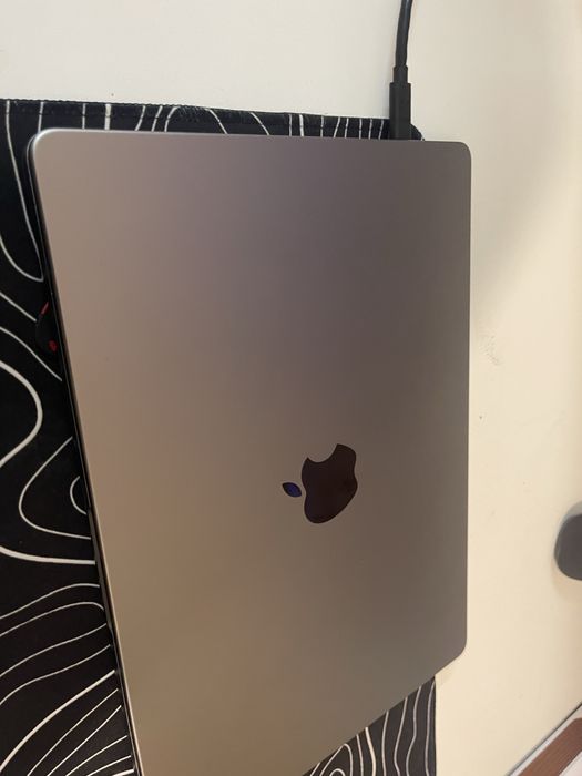 Macbook pro 14 m3 512gb