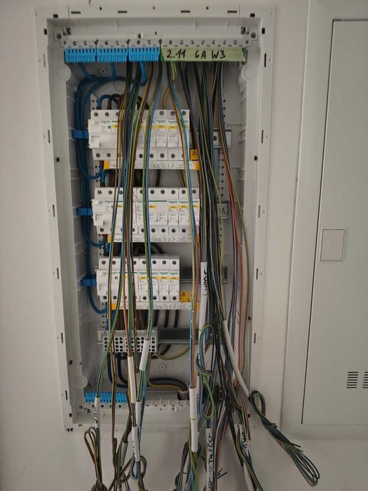 KOMPLEKSOWE Usługi elektryczne ELEKTRYK koparka INSTALACJE naprawy POGOTOWIE elektryczne POMIARY PROTOKÓŁ ZDAWCZO odbiorczy oświetlenie LED MONITORING