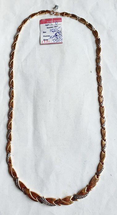 В продаже золотые колье 585 пробы
