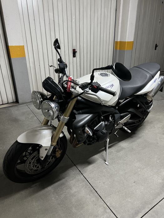 Triumph Street Triple 675