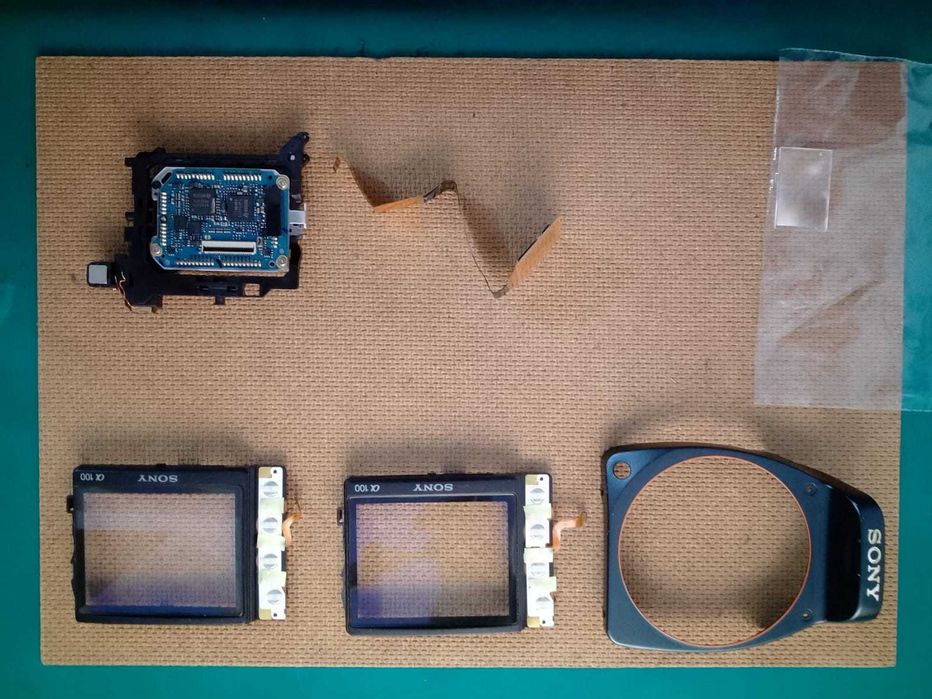 SONY DSLR-A100 ///Wiele części