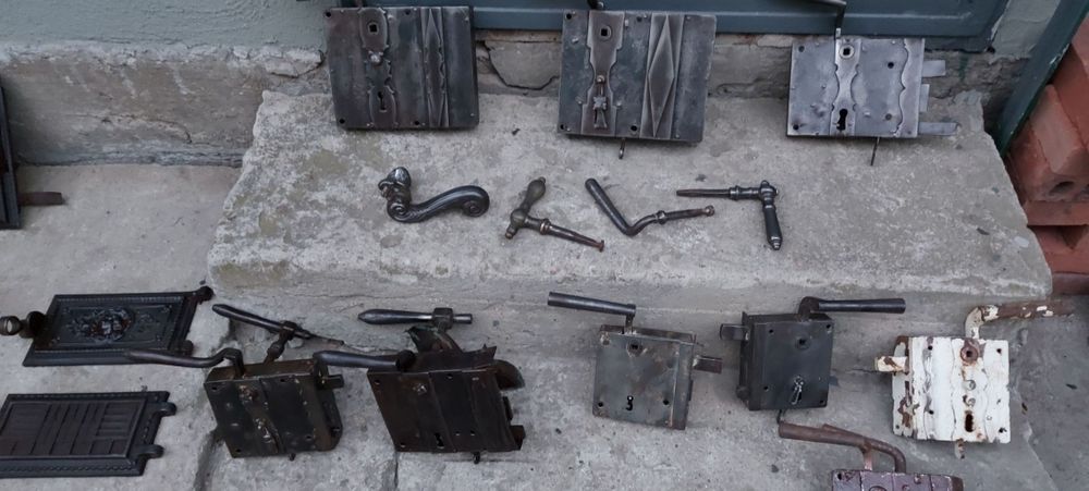 Sprzedam Antyczne Zamki do drzwi