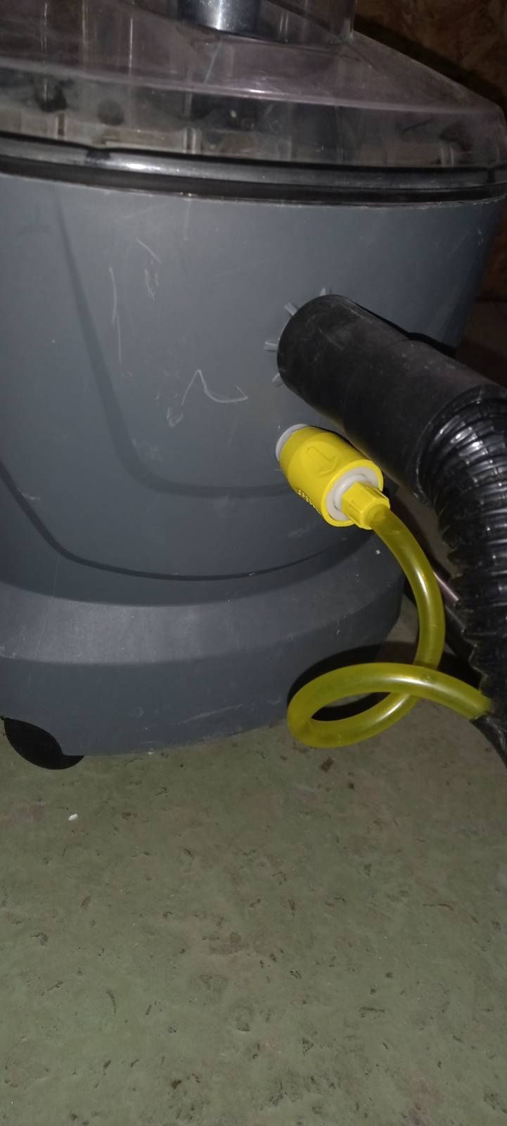Продам профессиональный моющий пылесос экстрактор,Karcher Керхер: 17 ...