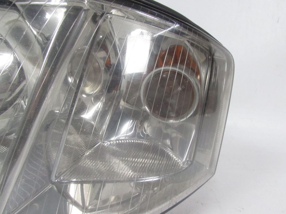 Farol Xenon Esquerdo Seminovo/ Original Audi A6 (4B2, C5)