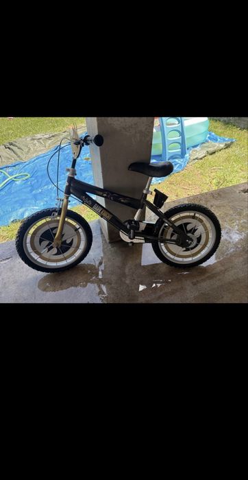 Vendo bicicleta infantil do Batman usada 5 vezes como nova