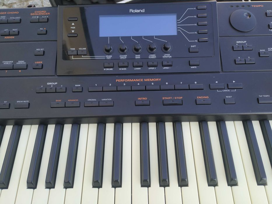 Sintetizador Roland G-800