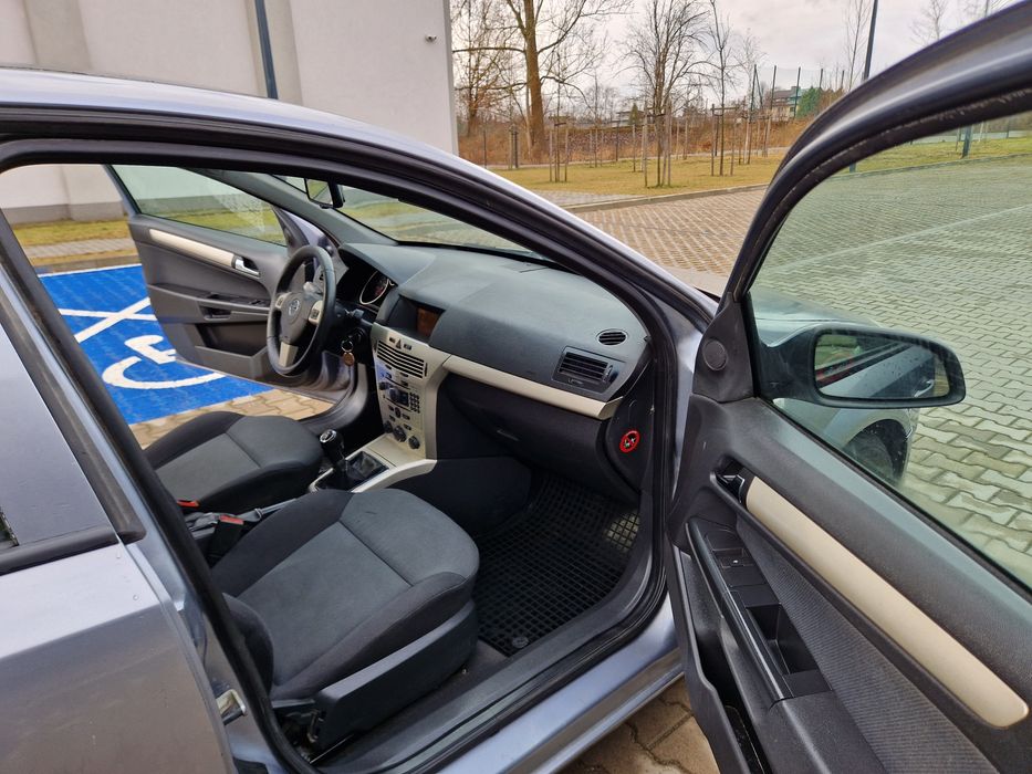 Opel Astra III 1.6+LPG !! Navi !Klima 2007r